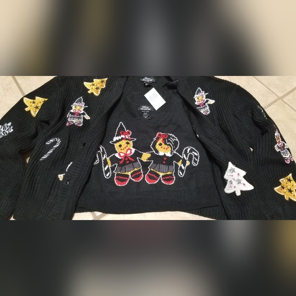 Social Collision Gothmas Gingerbread Cropped Tank & Cardigan Set (Large) - Picture 2 of 7